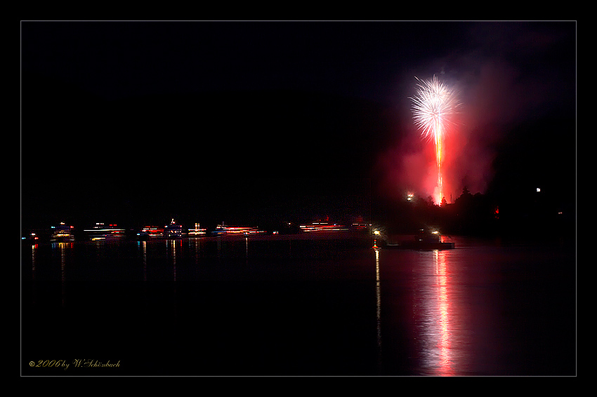 Rhein in Flammen bei Spay