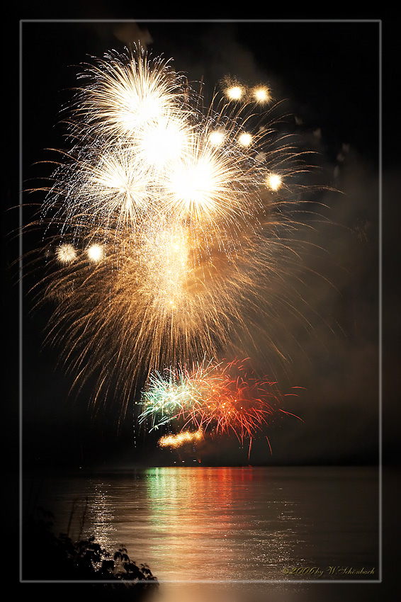 Der groe Knall, Feuerwerk auf dem Rhein